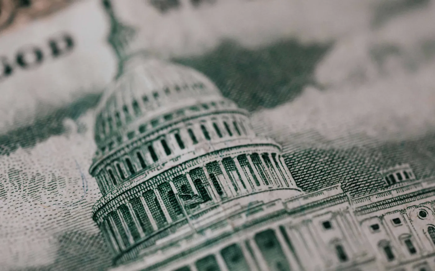Image of old building on American banknote